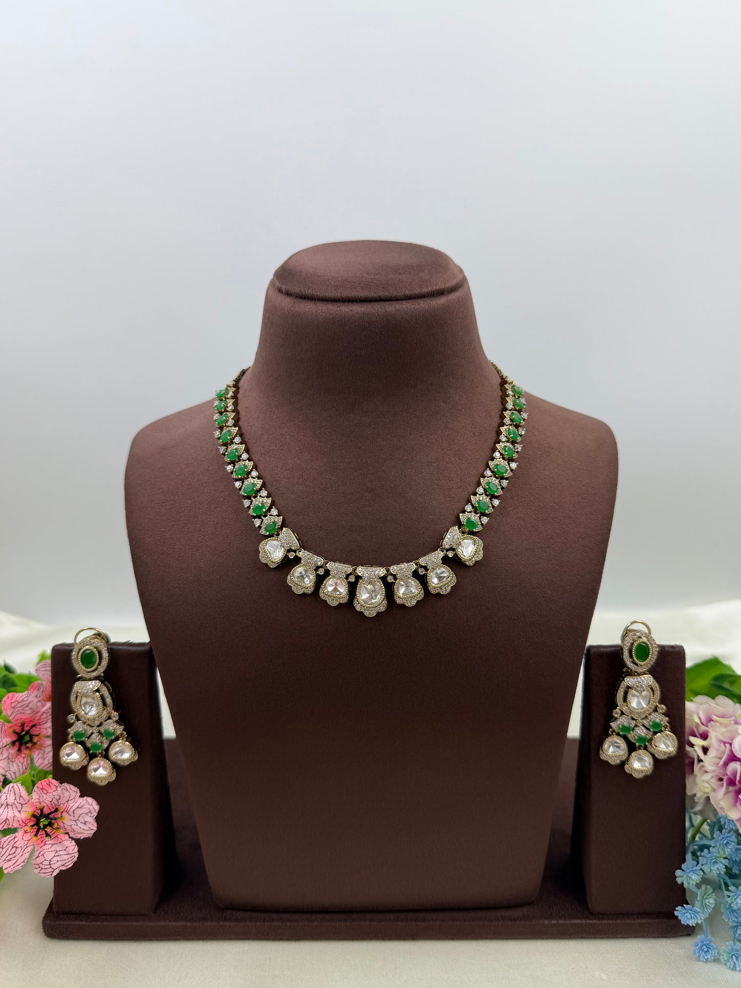 Reya Premium Victorian Necklace Set