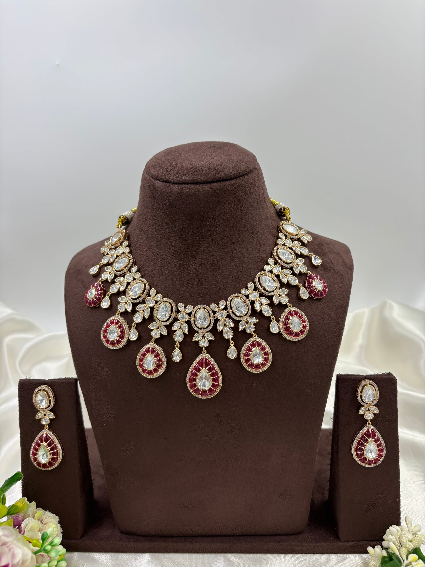 Aarohi Moissanite Kundan Necklace