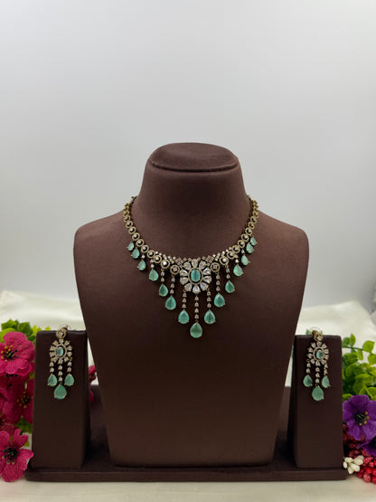 Grace Victorian Delicate Necklace Set