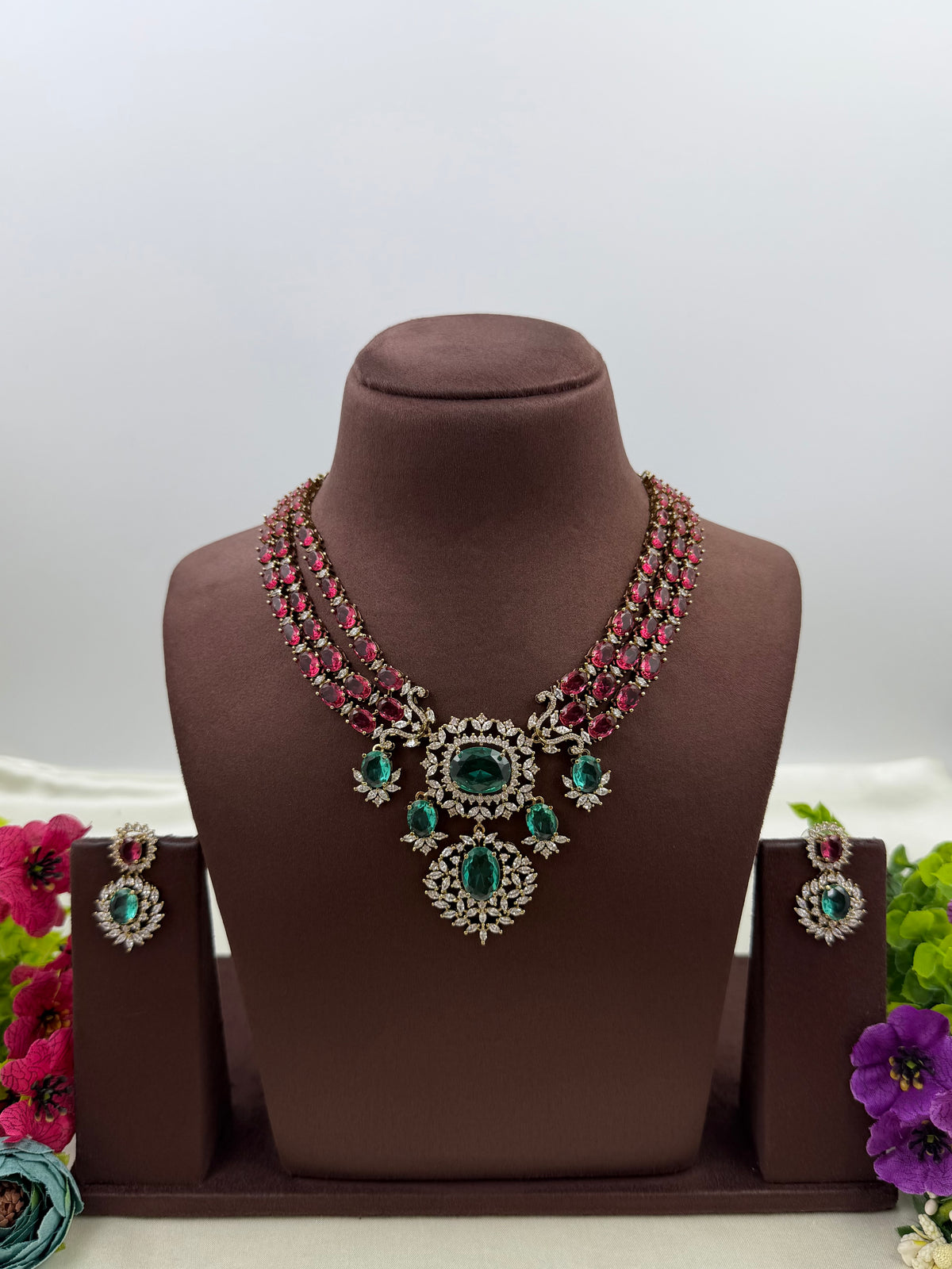 Nitya Victorian Necklace