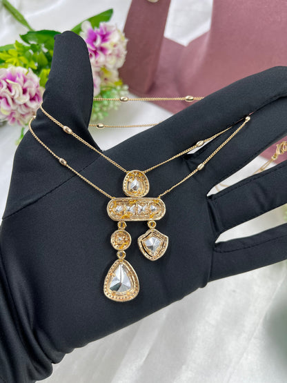 Ridhima Minimal Kundan Necklace