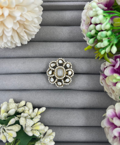 Floral Gemstone Kundan Ring