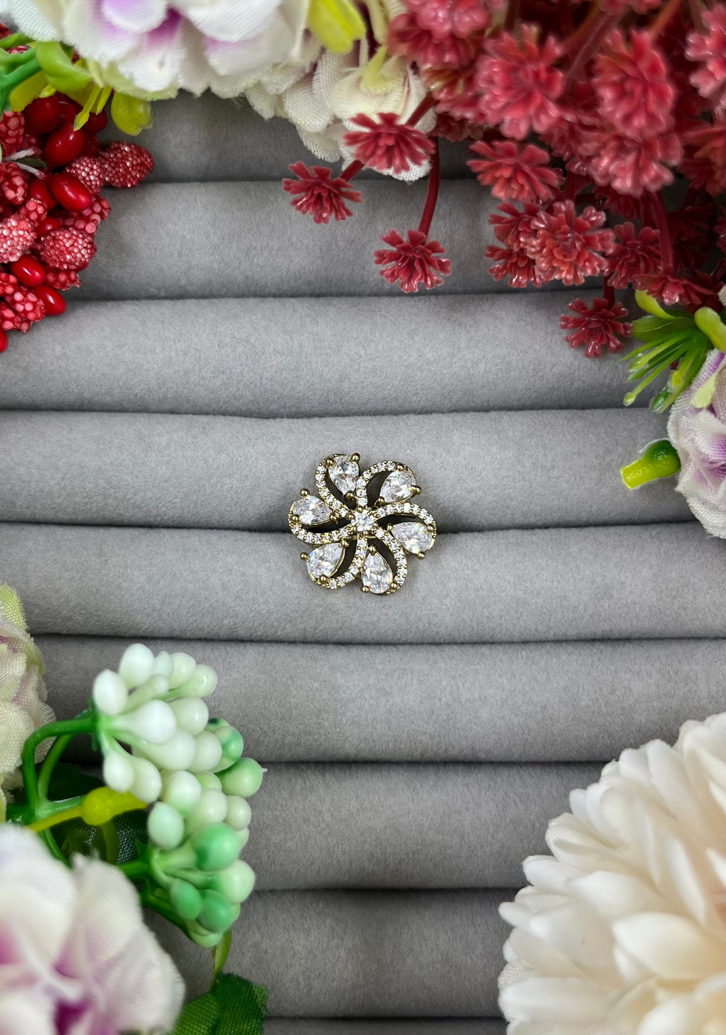 Avni Victorian Ad Ring