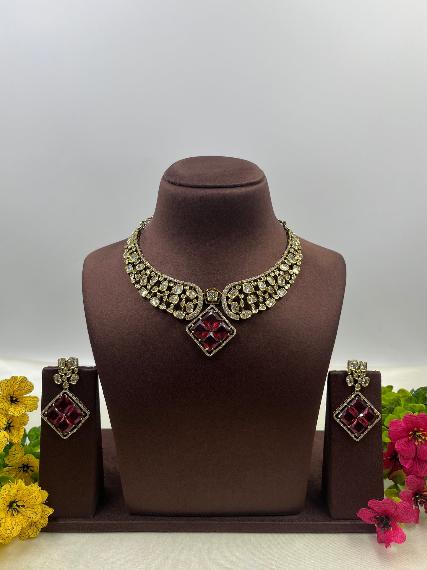 Vim Square Victorian Necklace Set