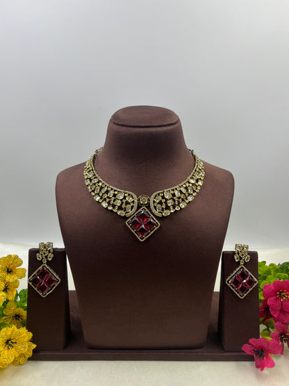Vim Square Victorian Necklace Set