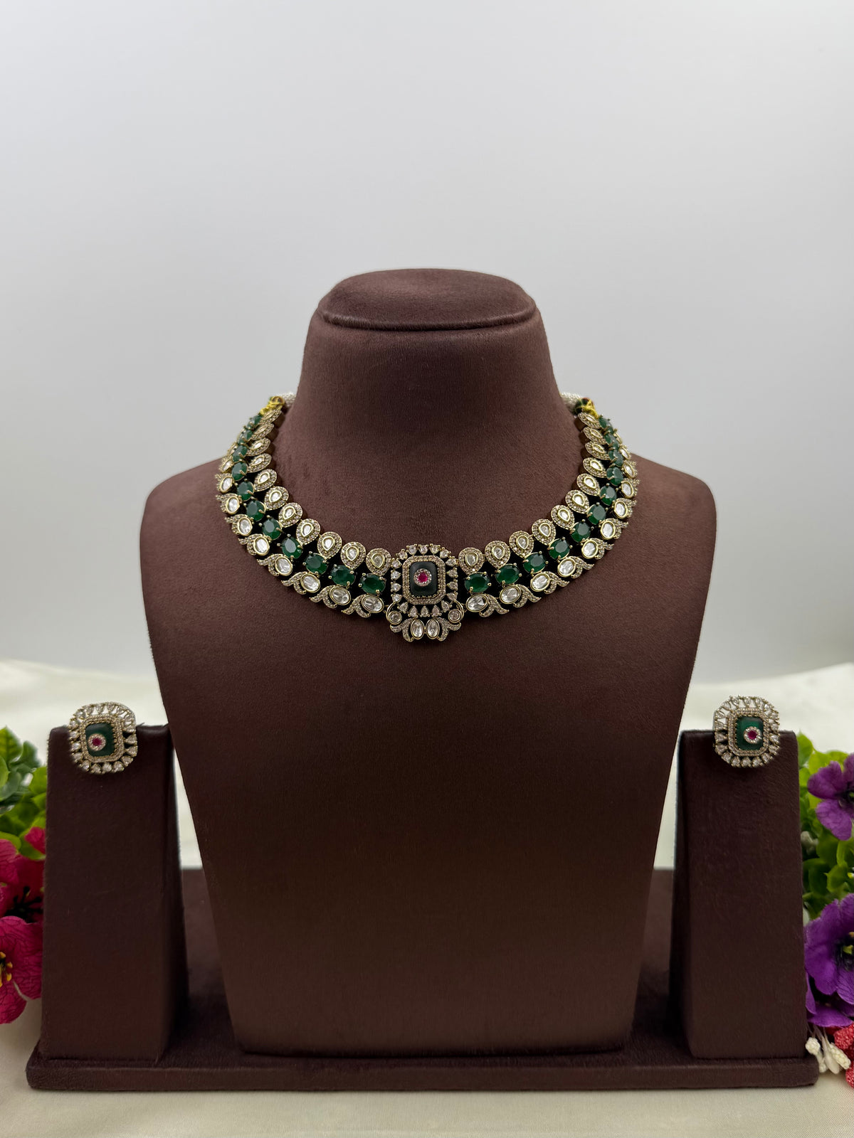 Heeral Victorian Necklace Set