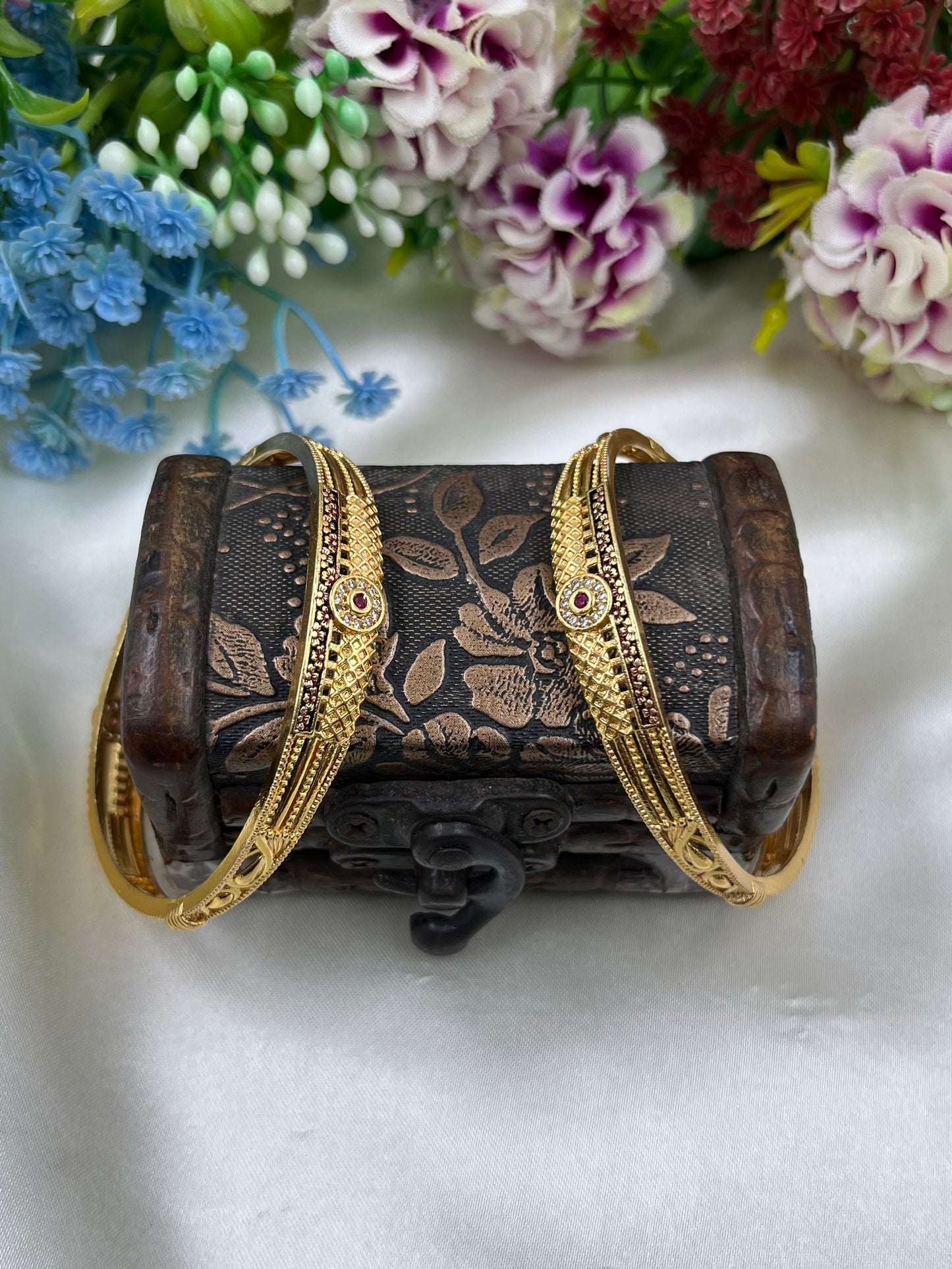 Vatsala Gold Bangles