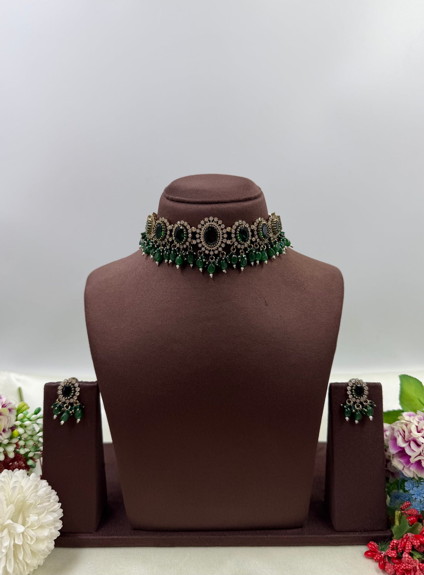 Mukta Premium Victorian Choker Necklace Set