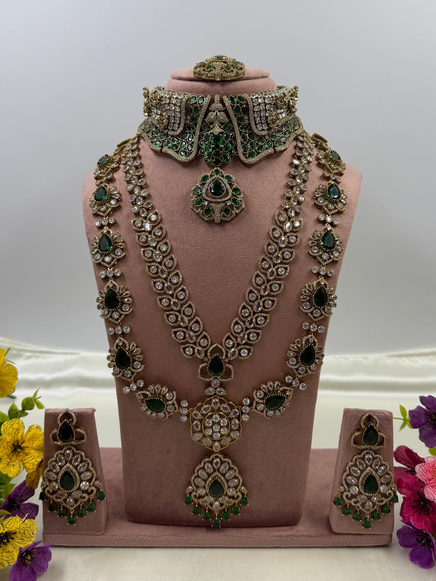 Poorvi Victorian Premium Combo Set