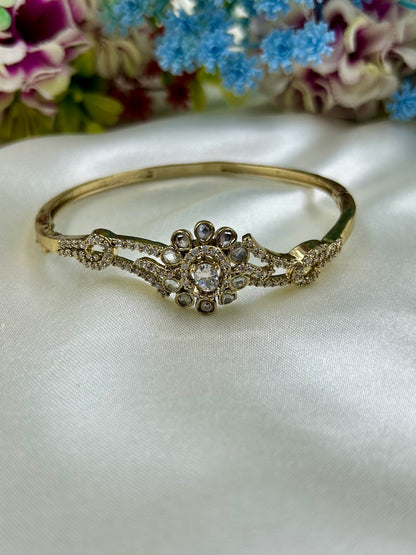 Jiya Victorian Bracelet (Openable)