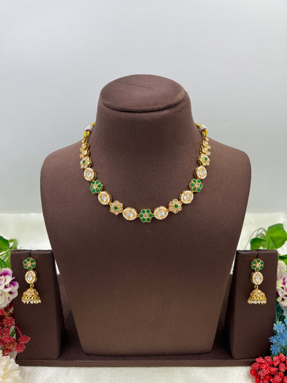 Rera Delicate Kundan Necklace