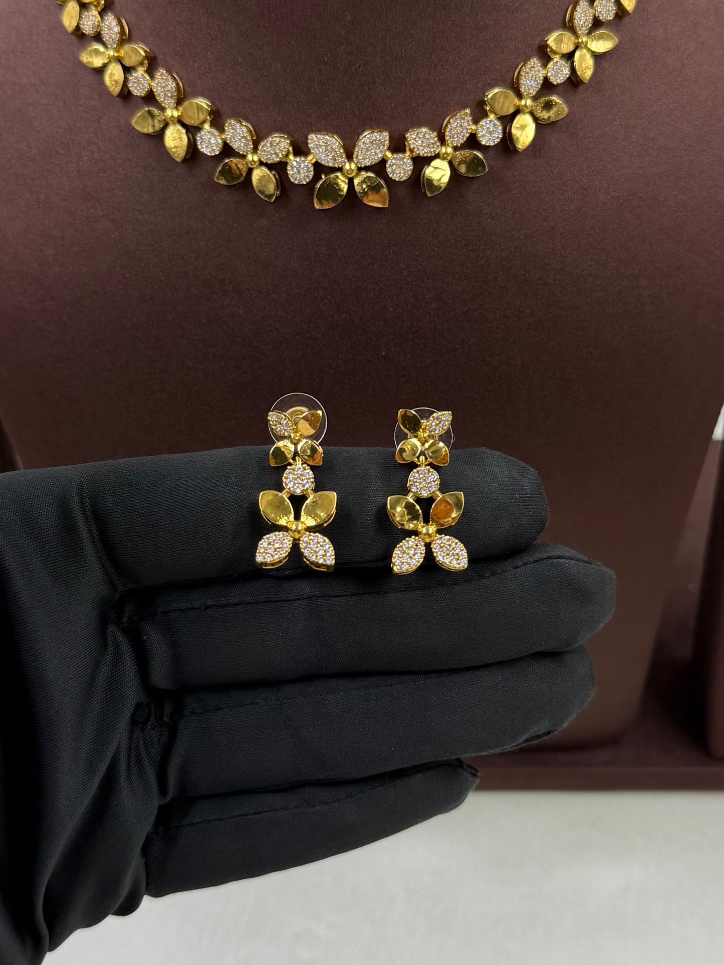 Disha Victorian Delicate Necklace