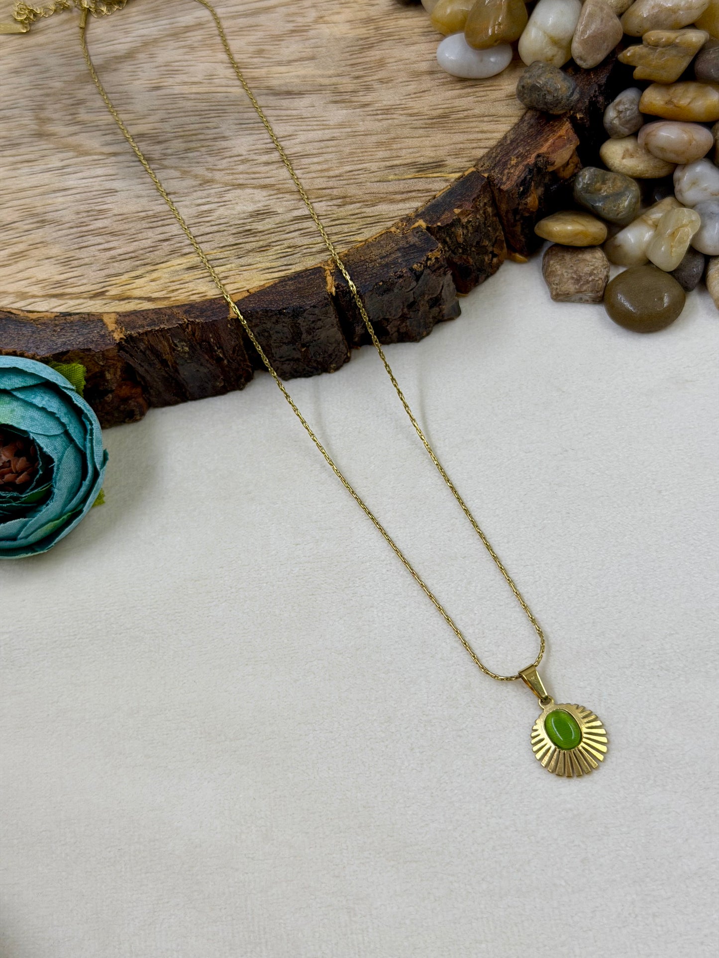Green Oval Sunburst Design Gold Chain