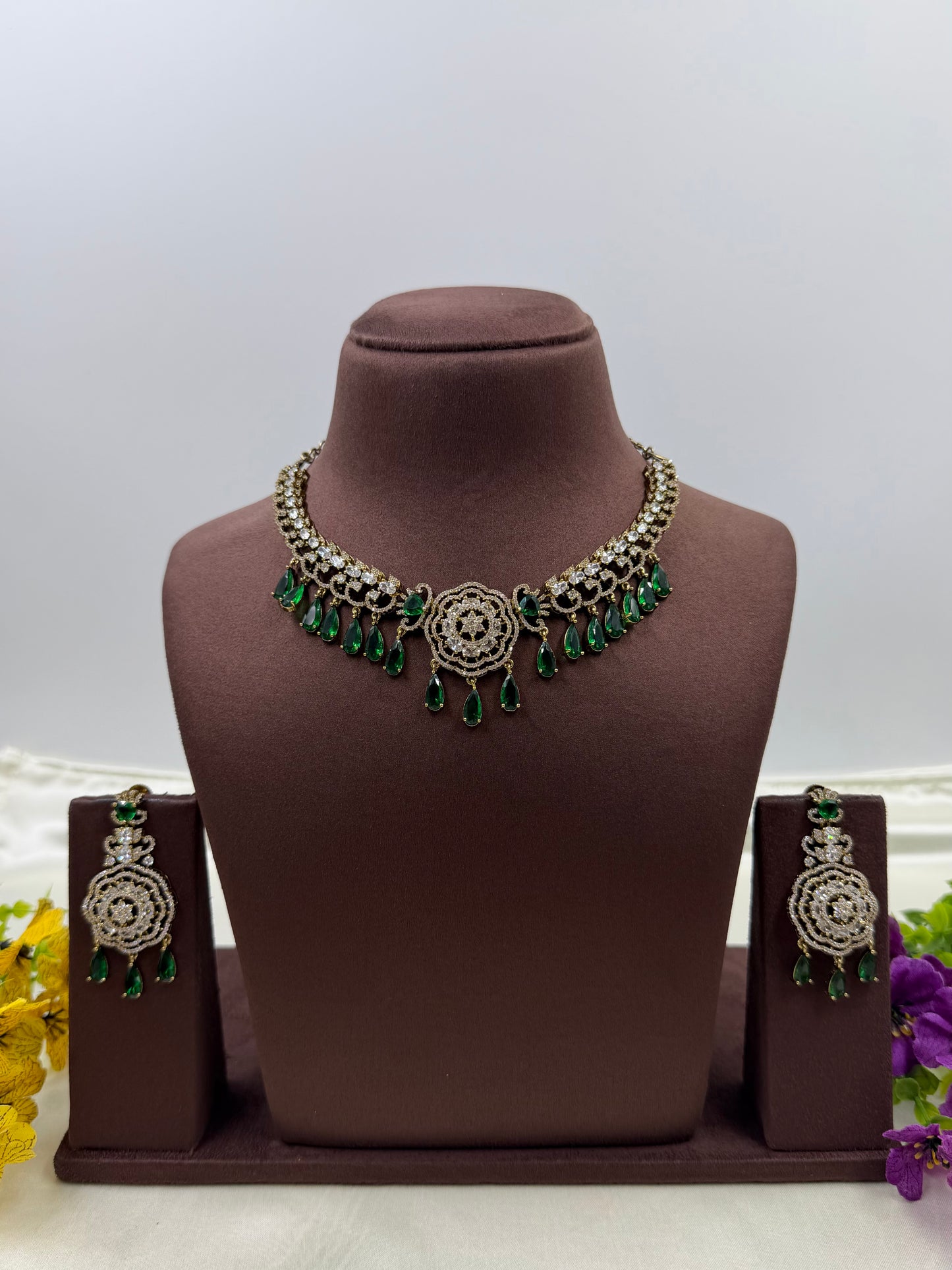 Lalita Victorian Necklace Set