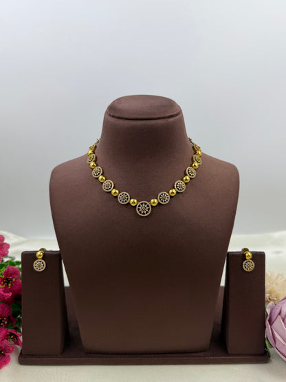 Vanya Victorian Delicate Necklace Set