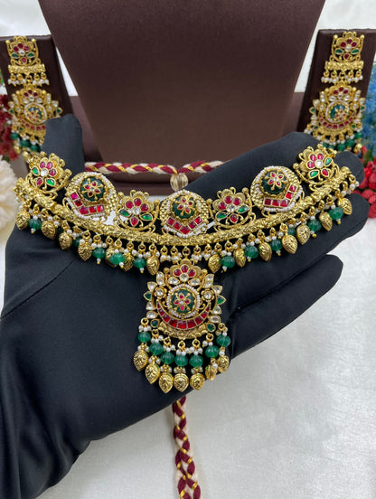 Swara Pachi Kundan Choker Necklace