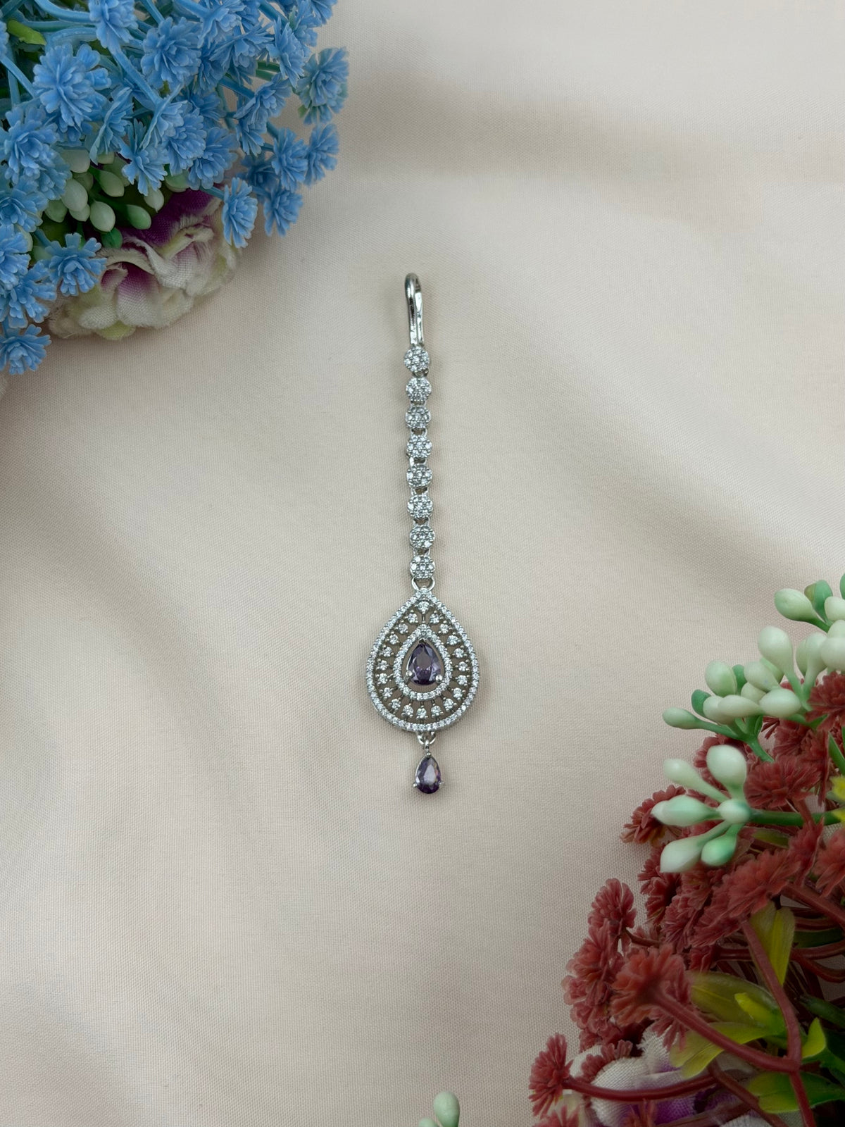 Avya American Diamond Mang Tika