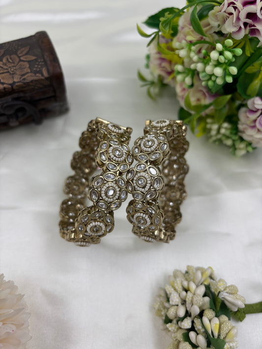 Svara Shine Moissanite Kundan Bangles