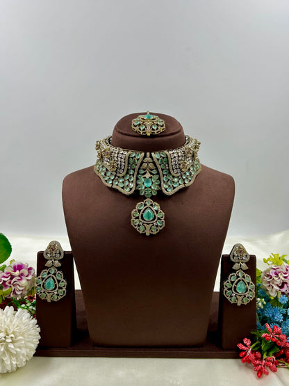 Haya Victorian Choker Necklace Set