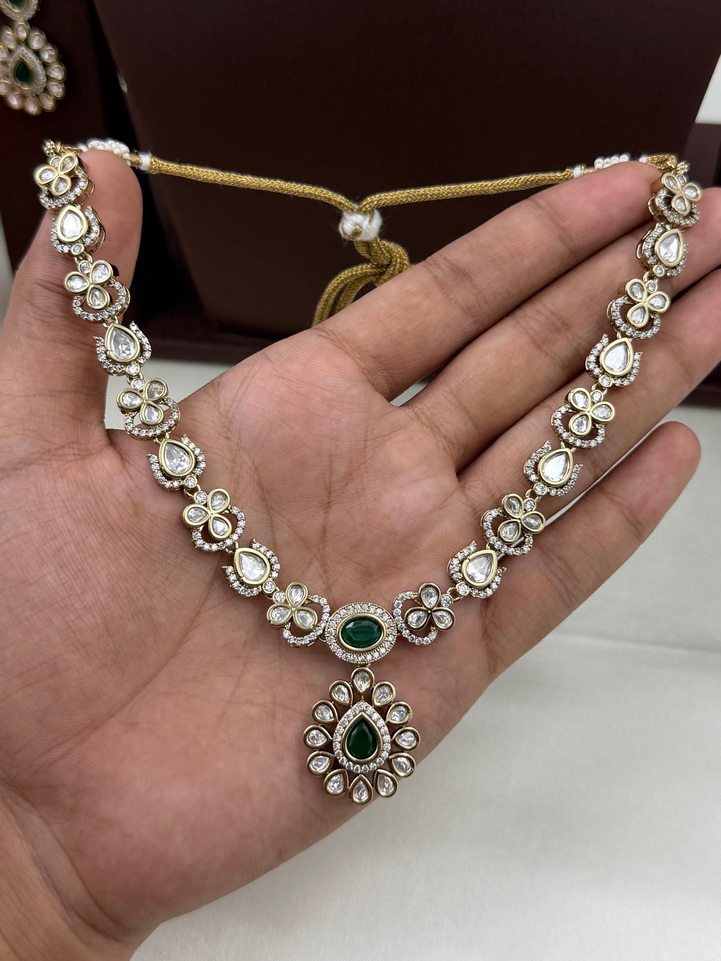 Priya Premium Victorian Necklace Set