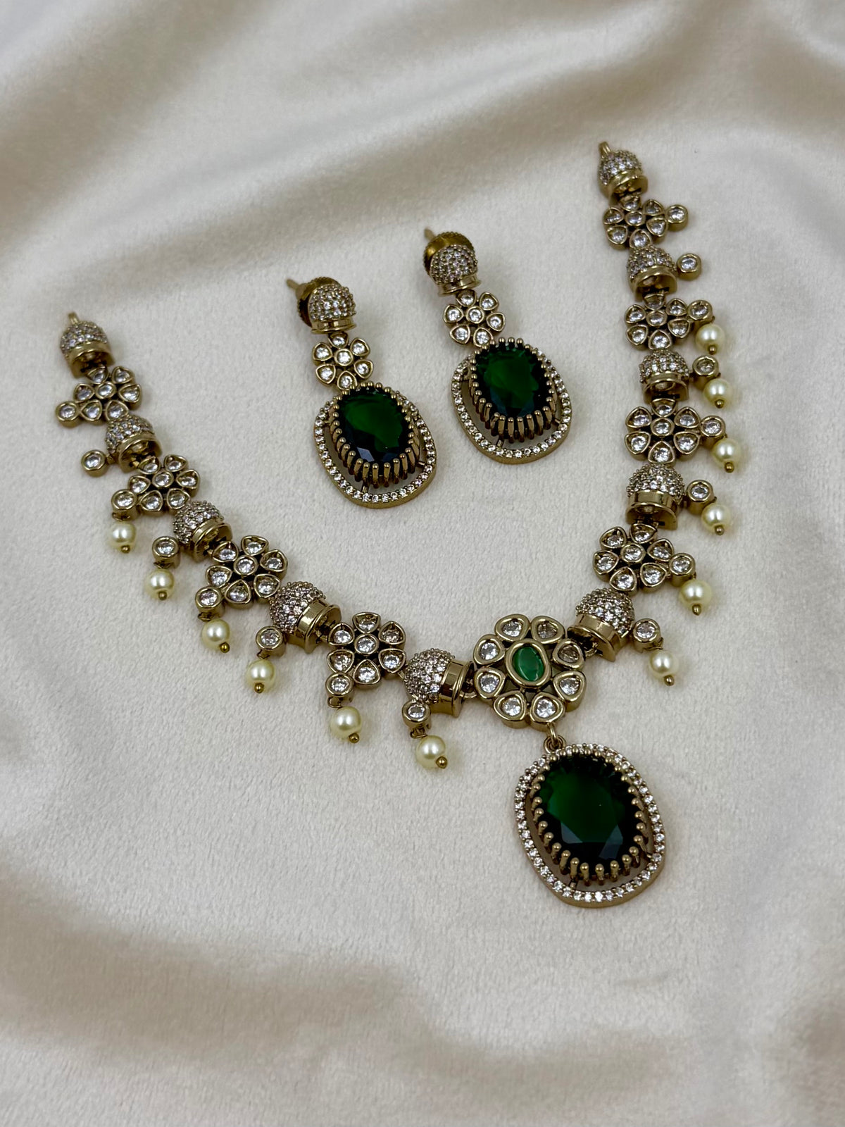 Pooja Victorian Delicate Necklace Set