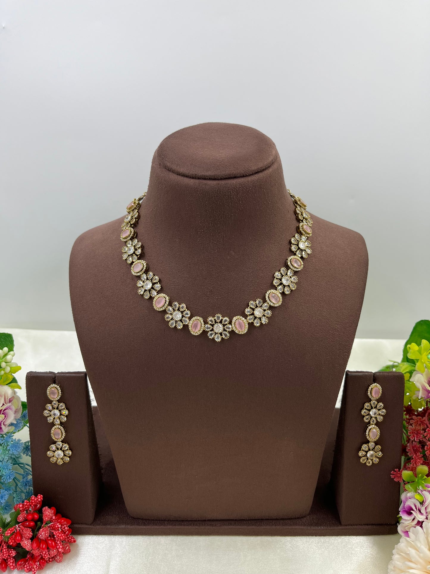 Renu Victorian Necklace