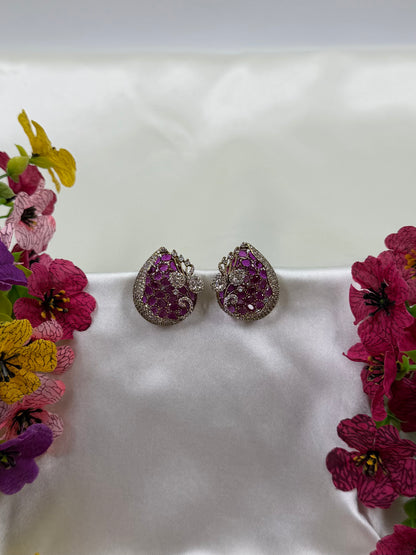 Hina Victorian Ad Earring
