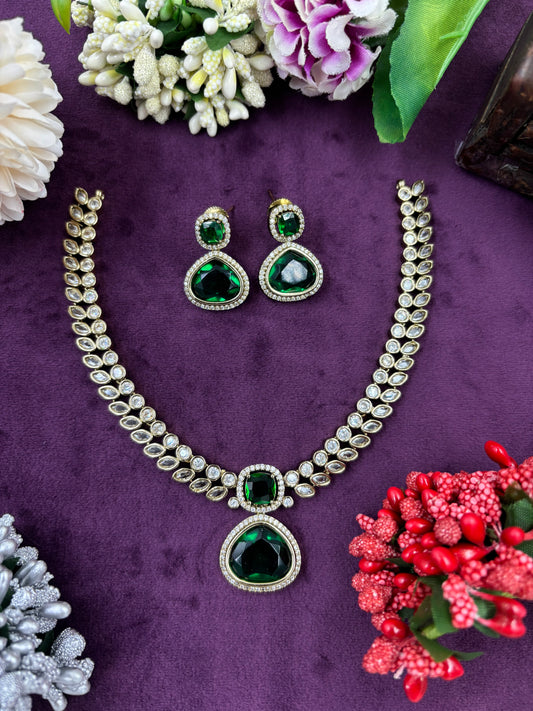 LEAF LEEVIA VICTORIAN DROP NECKLACE