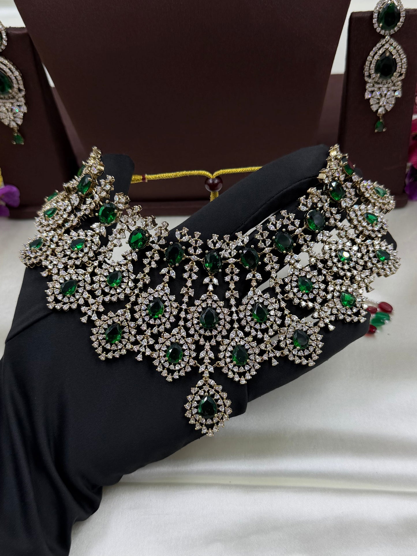 Swara Ad Victorian Choker Necklace Set