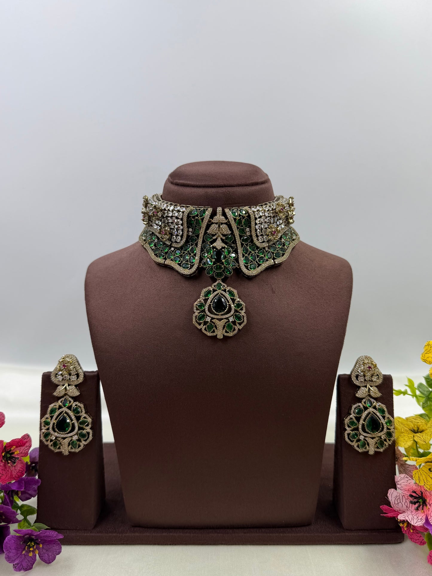 Haya Victorian Choker Necklace Set