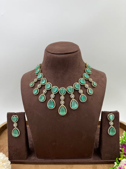 Droplet layering Victorian Neckless