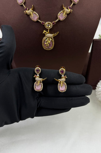 Arya Victorian Delicate Necklace