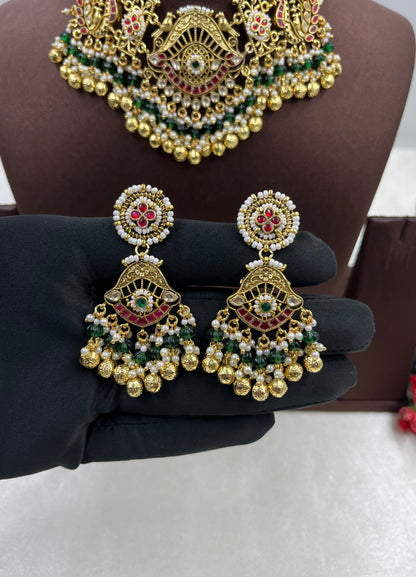 Shivangi Pachi Kundan Necklace