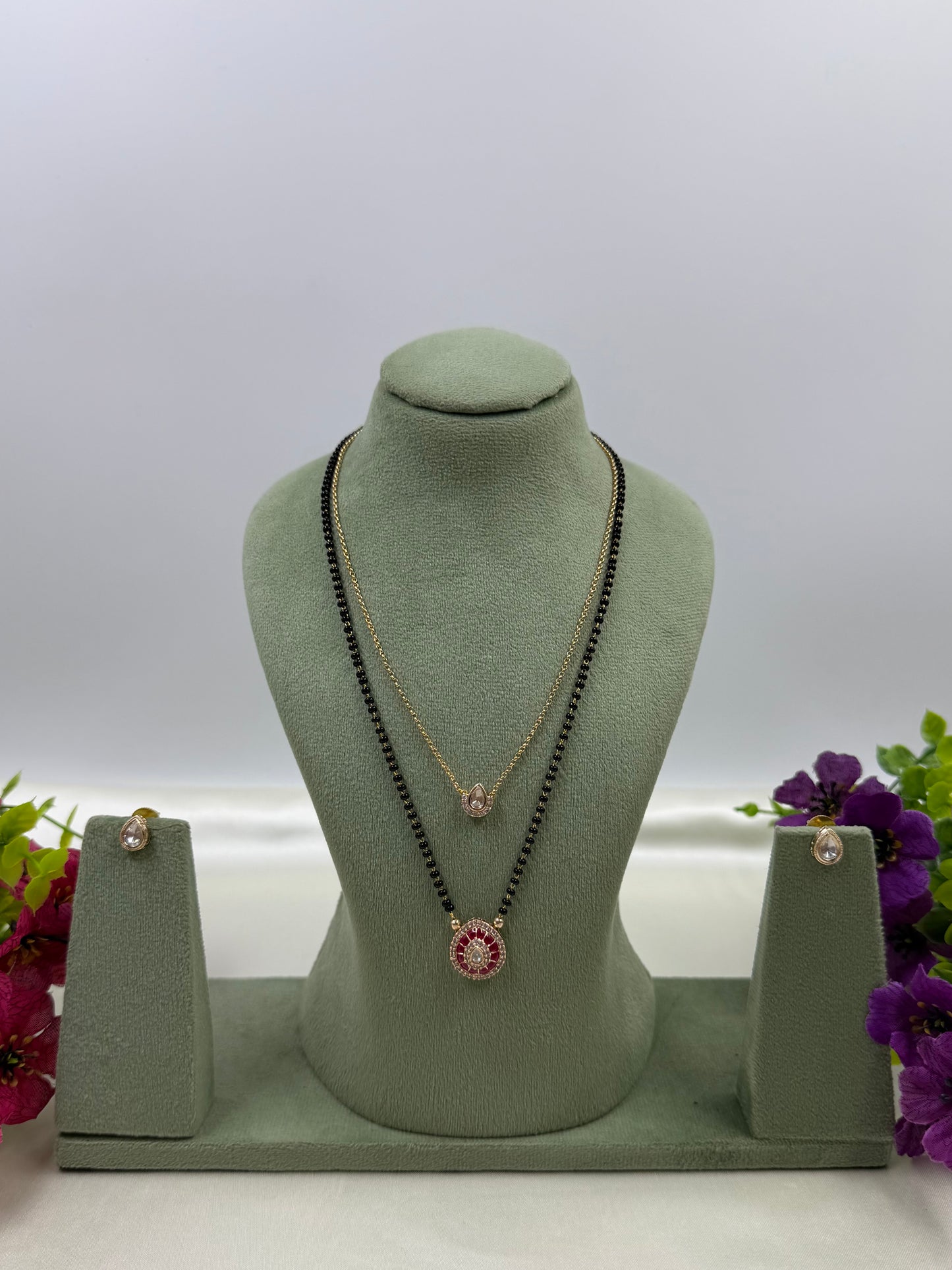 Elegant Round Pendant Black Beaded Mangalsutra
