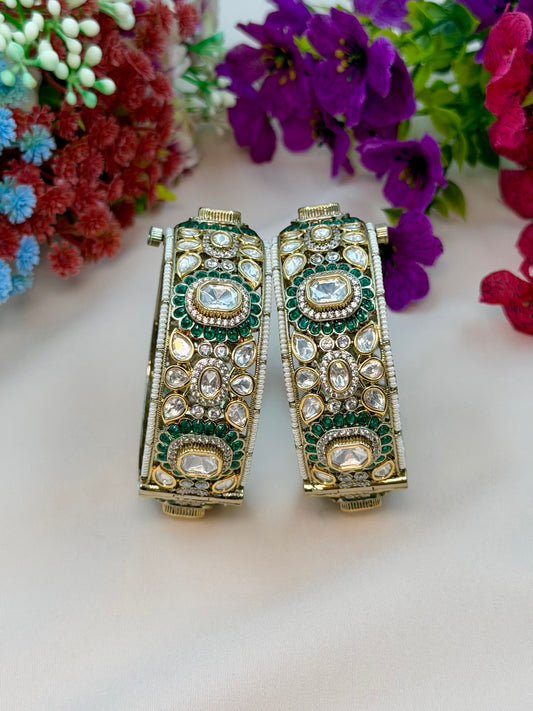 Riyanshi Victorian Bangles (Openable)