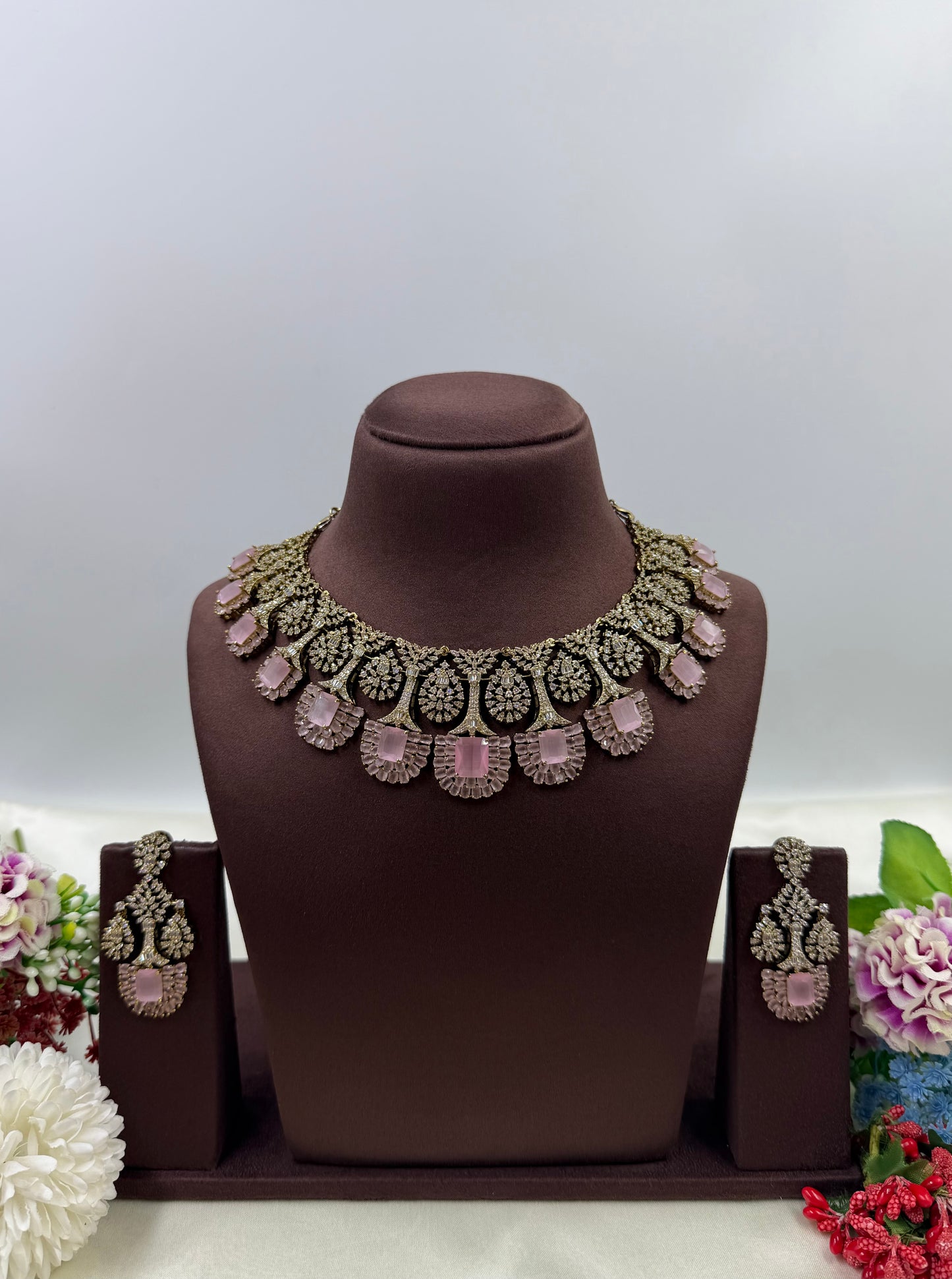 Tanvi Victorian American Dimond Necklace