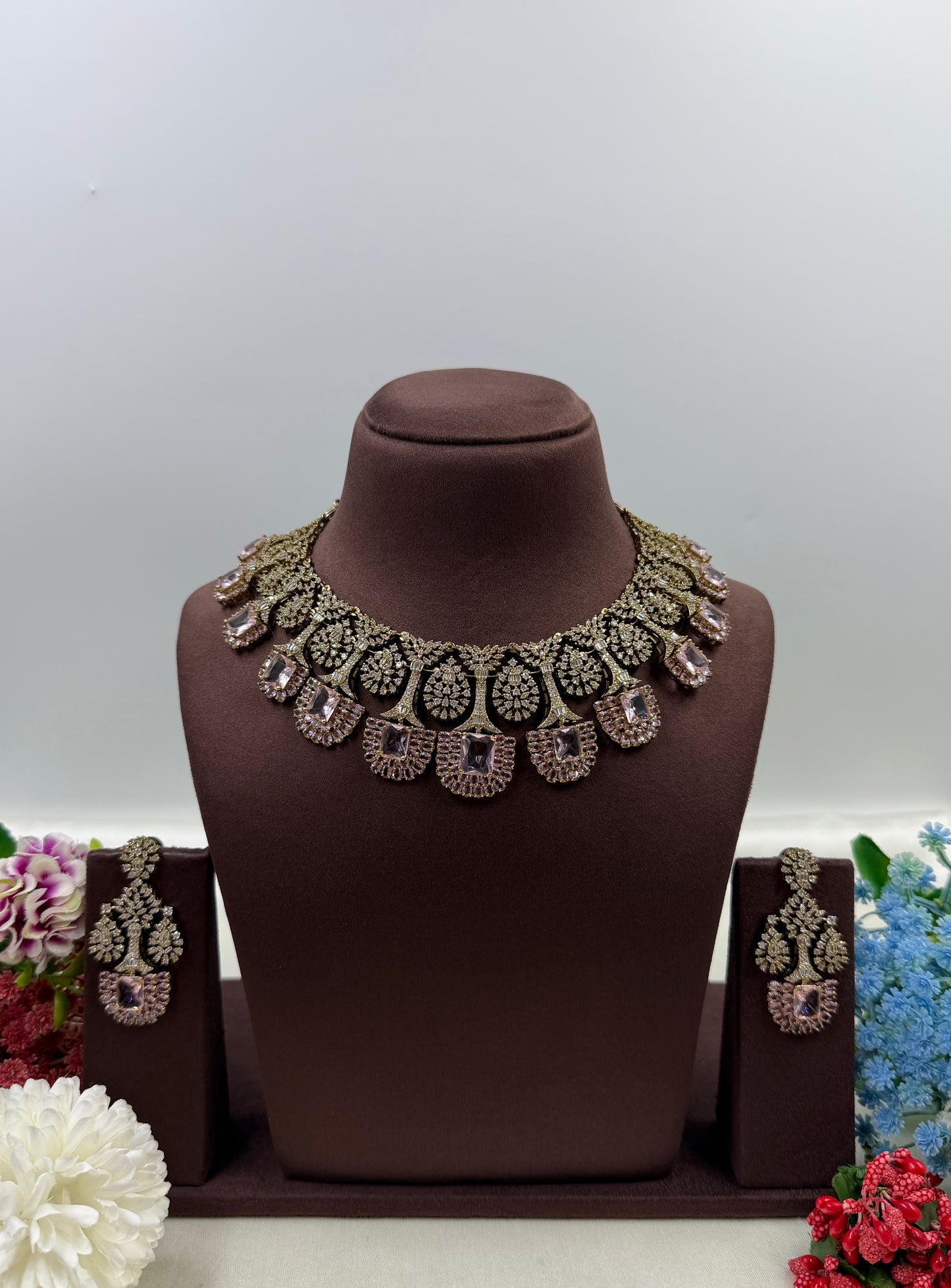 Tanvi Victorian American Dimond Necklace