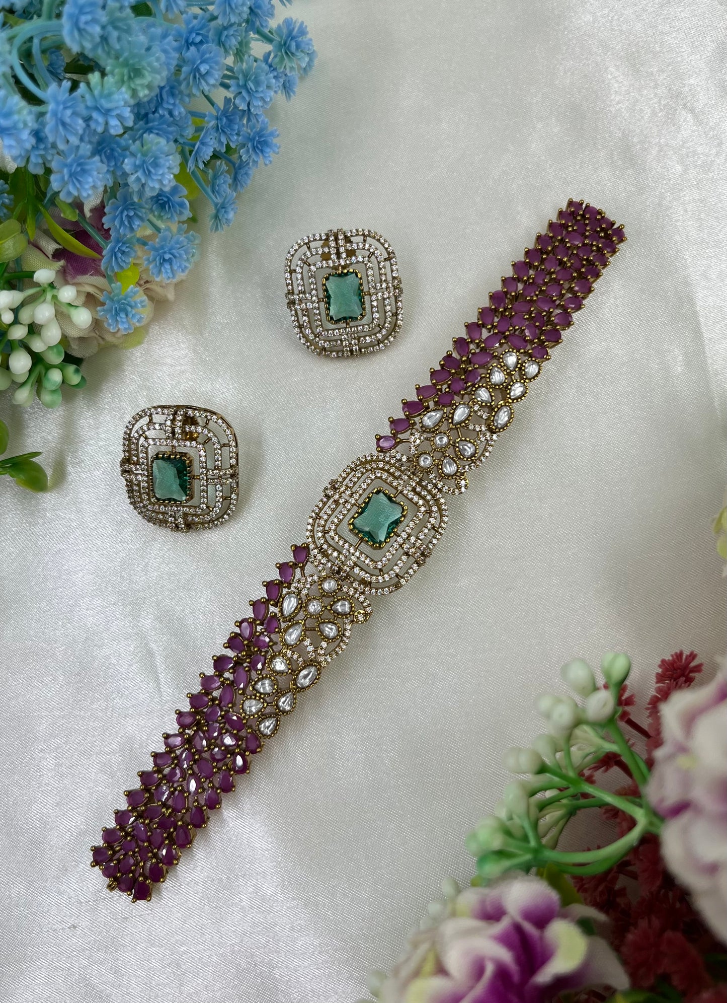 Disha Premium Victorian Choker