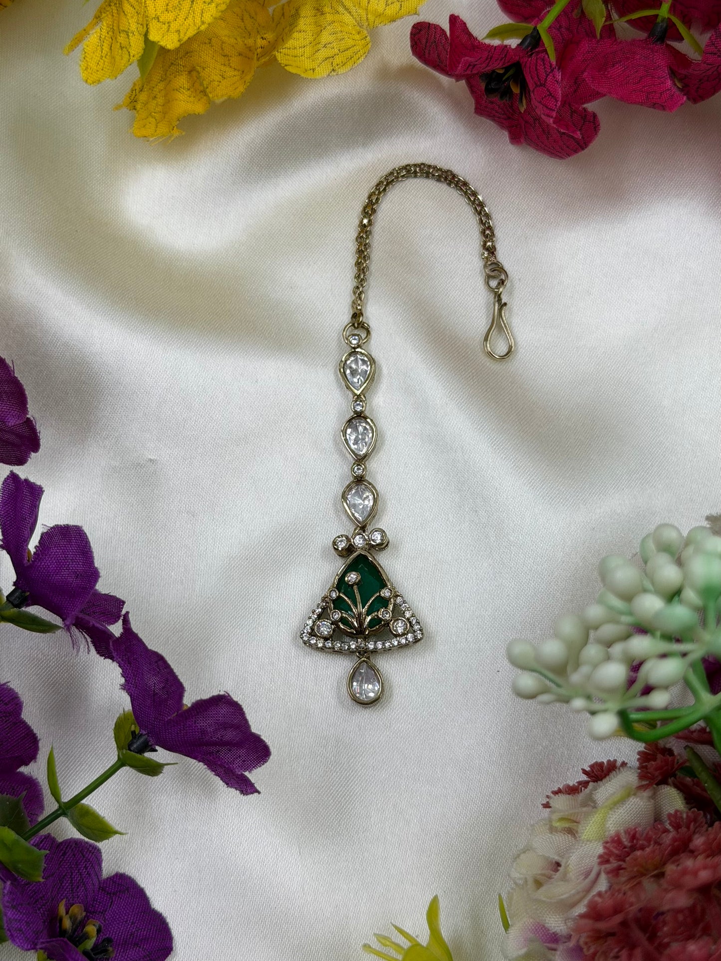 Manju Victorian Moissanite Mang Tika