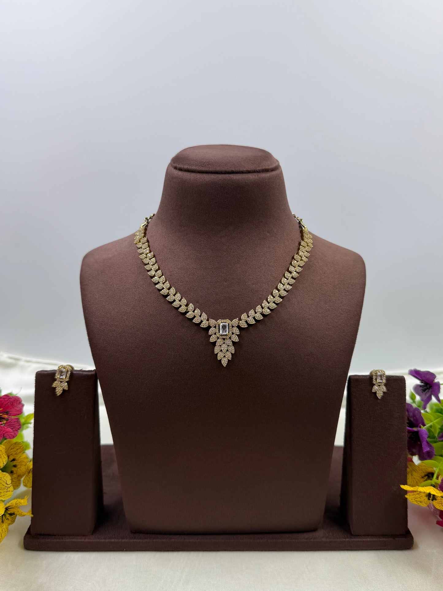 Gauri Victorian Delicate Necklace