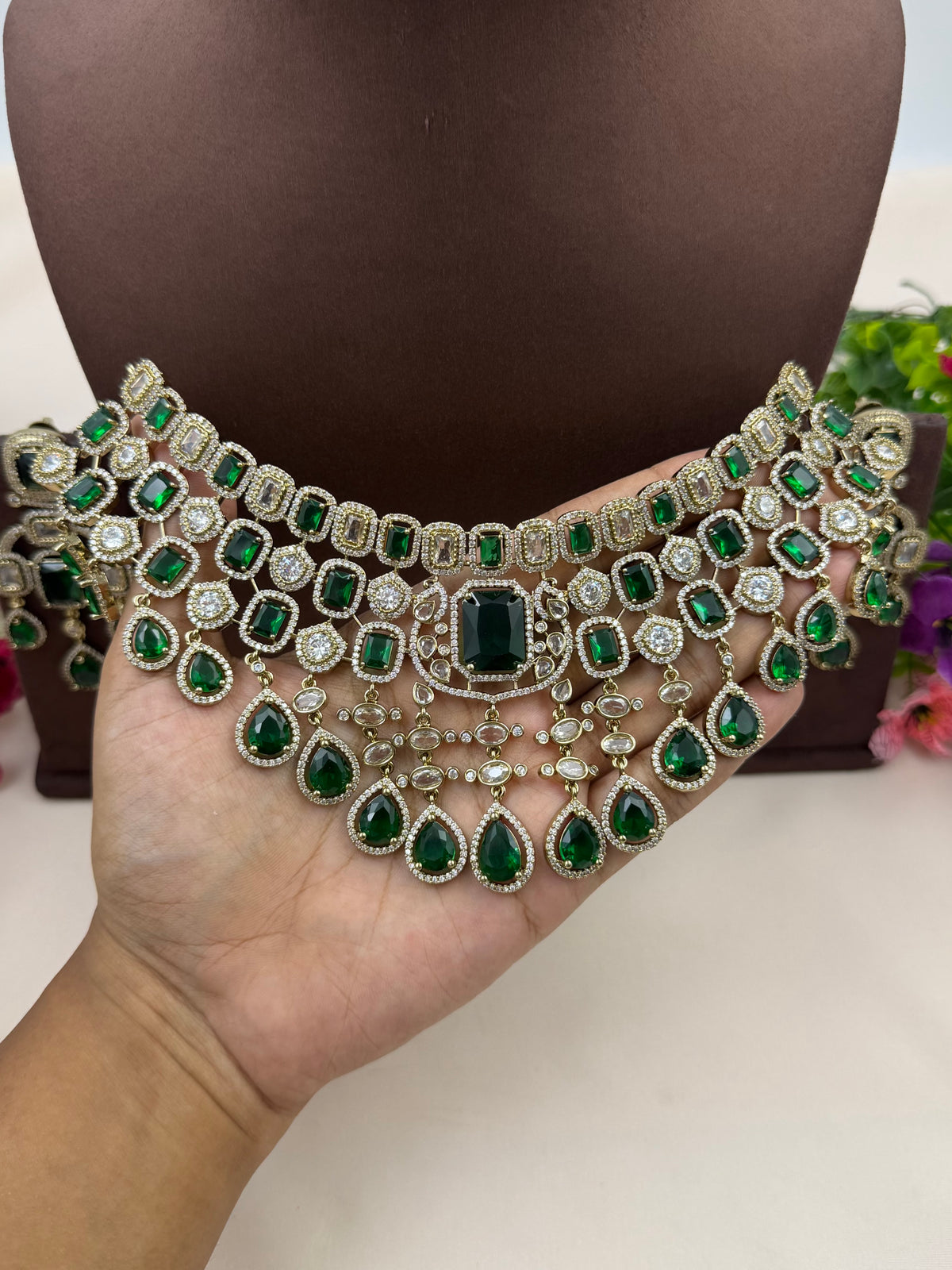 Tanvi Victorian Choker Necklace Set