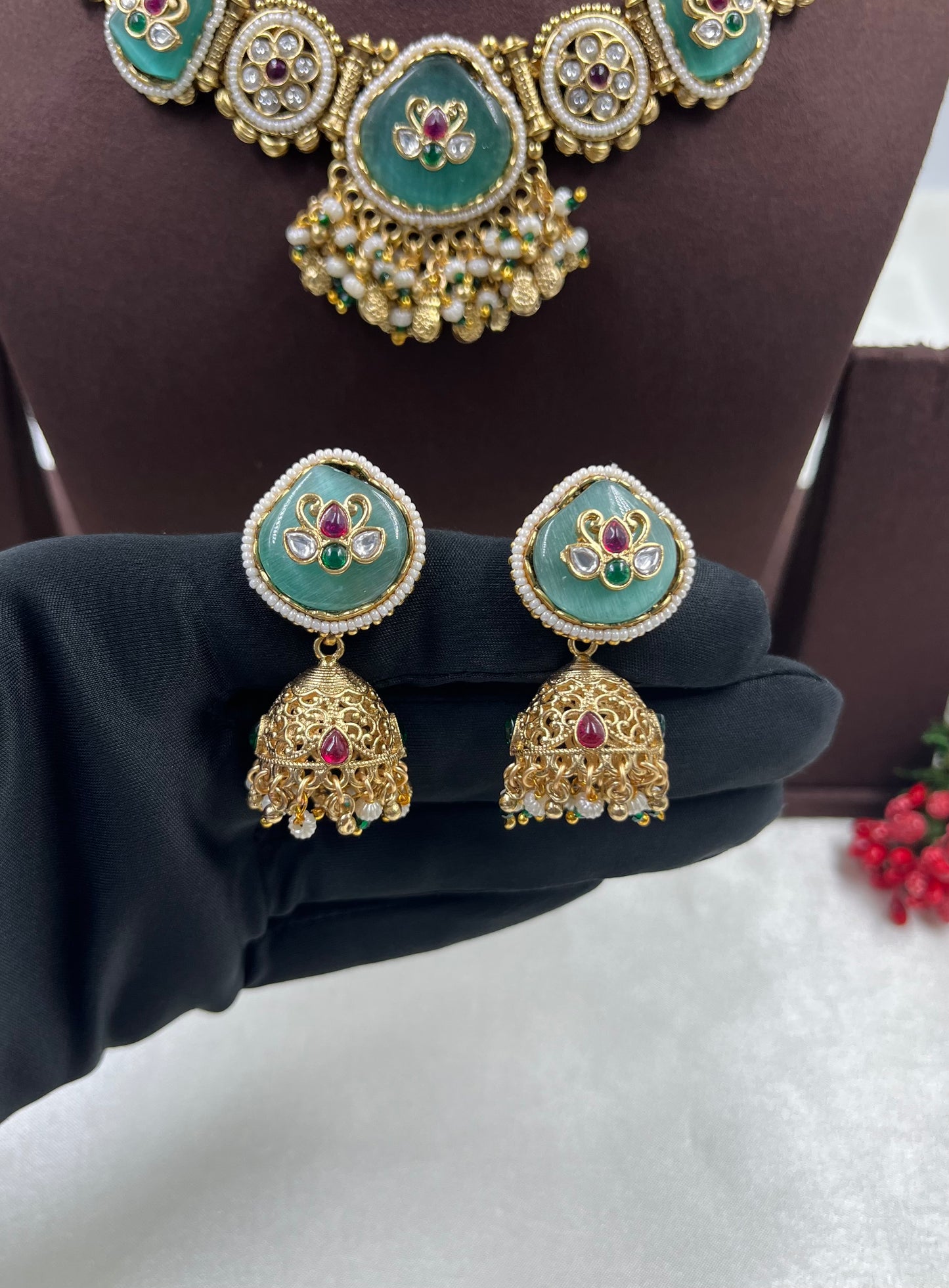 Amara Emerald Elegance Necklace