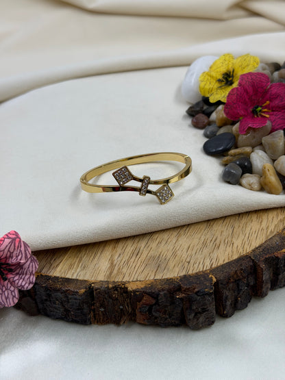 Harshita Stainless Steel Bracelet (Openable)