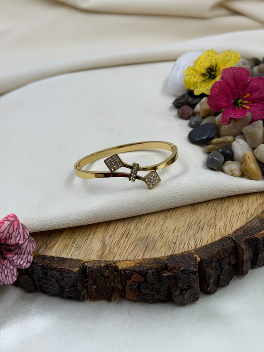 Harshita Stainless Steel Bracelet (Openable)
