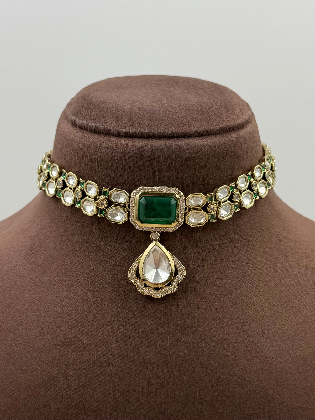 Mukti Victorian Delicate Necklace Set