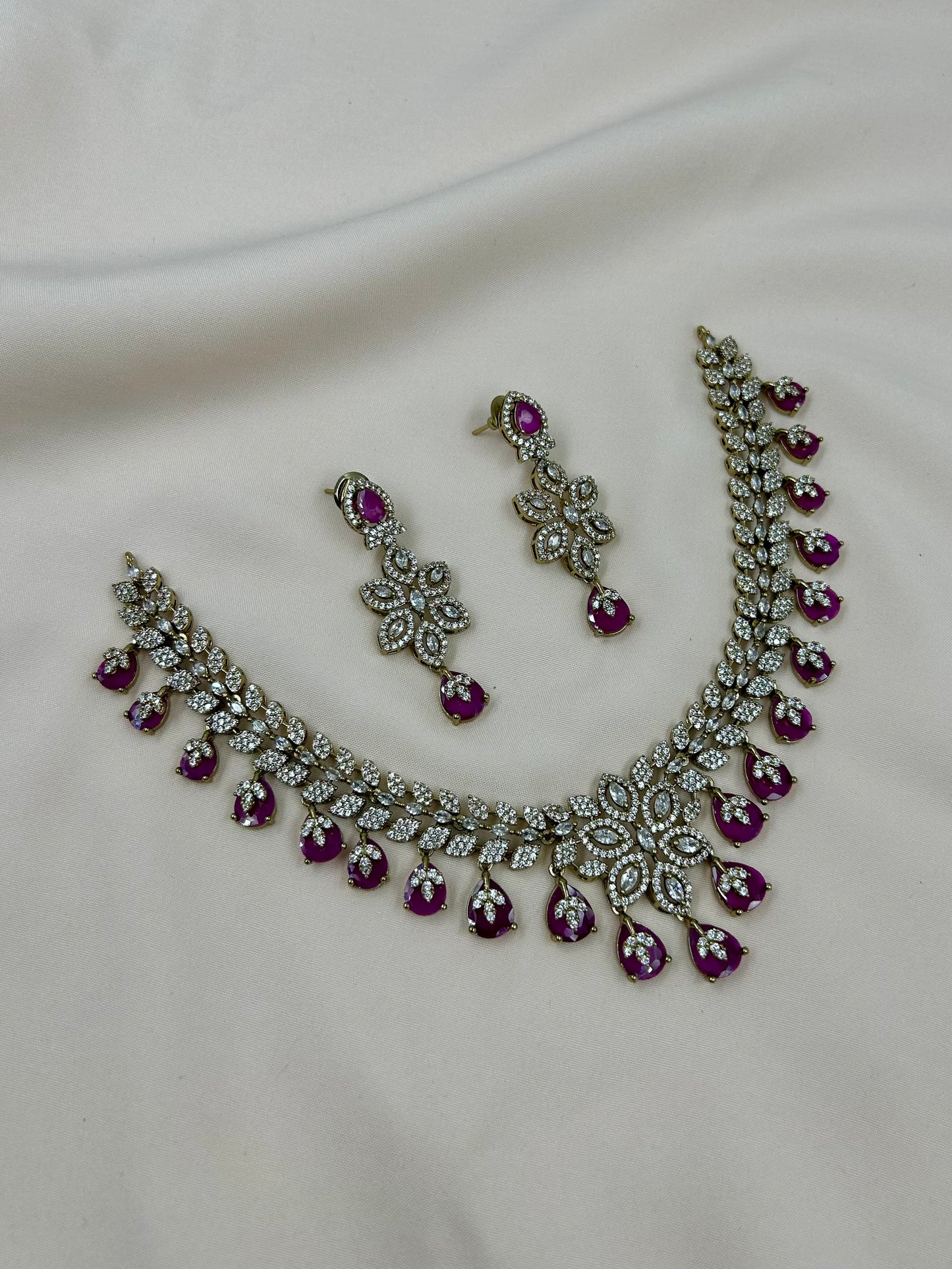 Pallavi Victorian Necklace