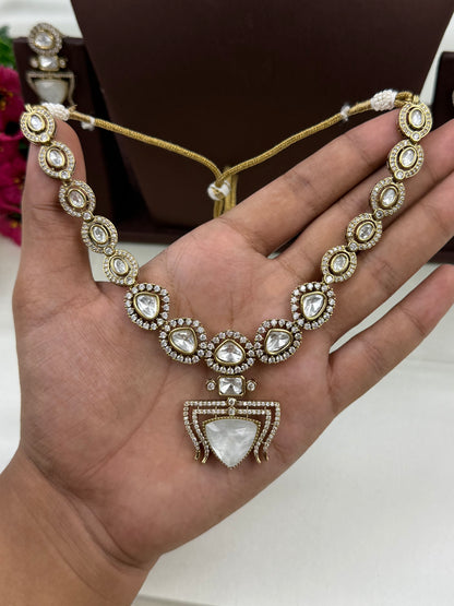 Mayra Victorian Necklace Set