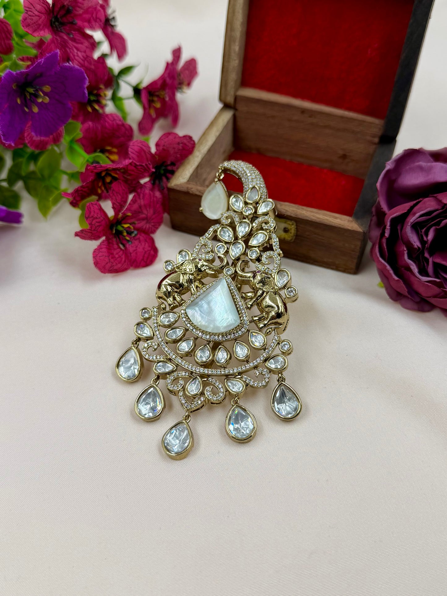 Charvi Victorian Kalangi