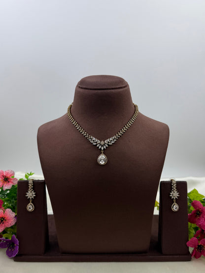 Stella Victorian Delicate Necklace Set