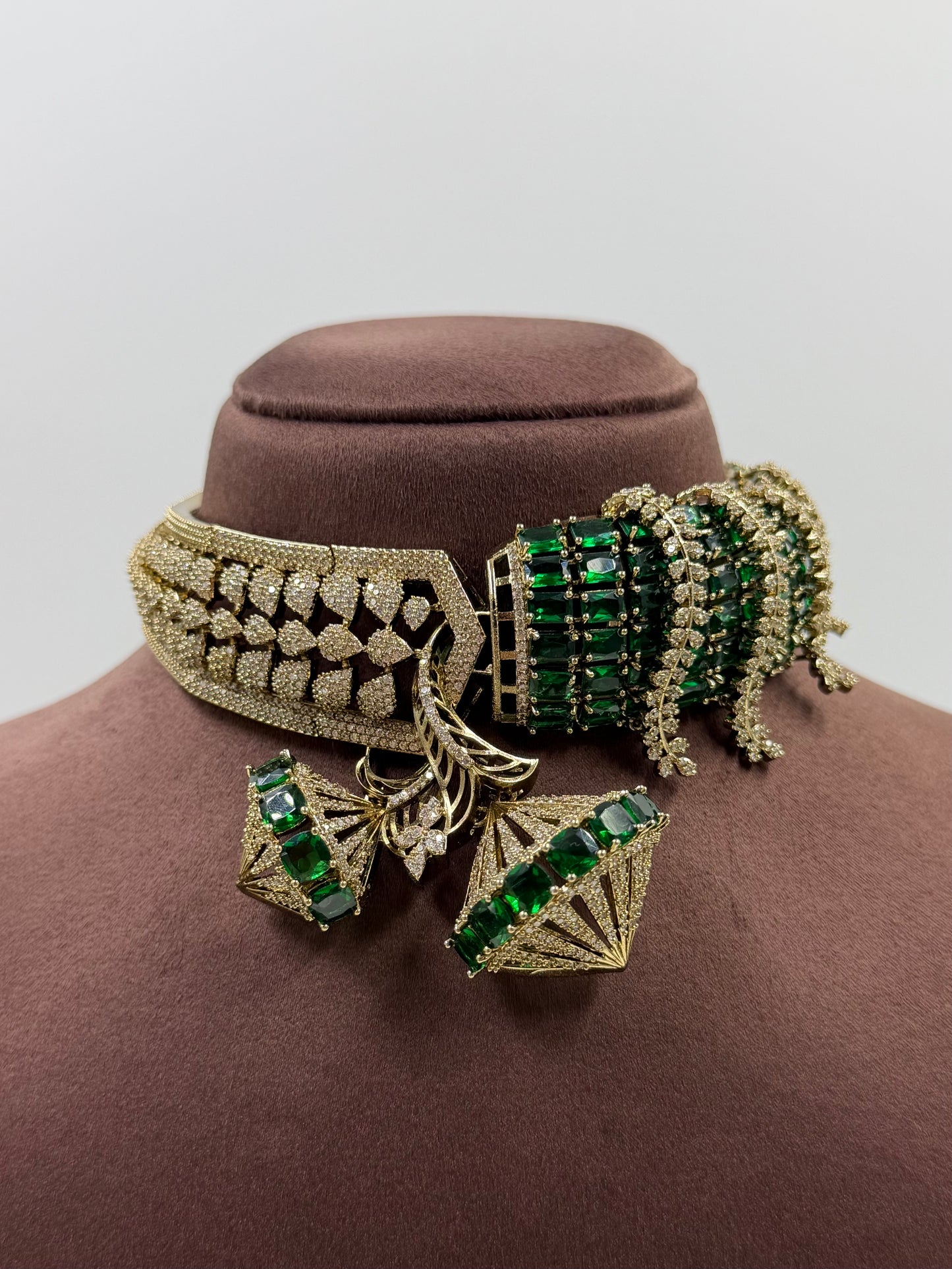 Hemanshi Victorian Premium Choker
